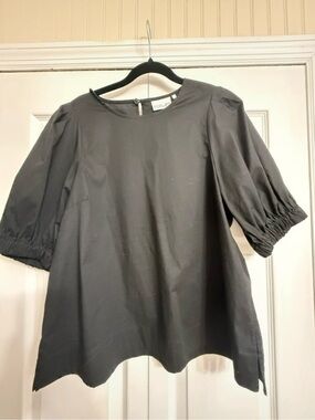 Foil Black Puff-Sleeve Tunic Top